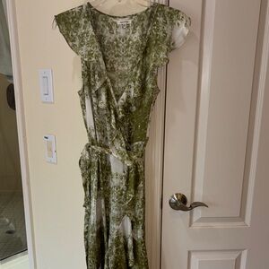 EUC Max Studio Green and Off-White Wrap Dress—Medium